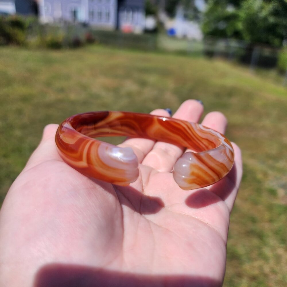 Cat Paw Jadeite Bangle